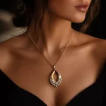 گردنبند ژوپینگ مدل اشکی نگین دار